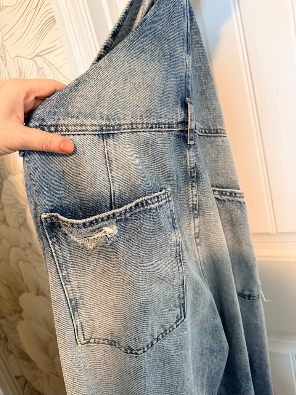 We The Free Light Blue Washed Denim distressed Overalls size Small - Picture 8 of 8